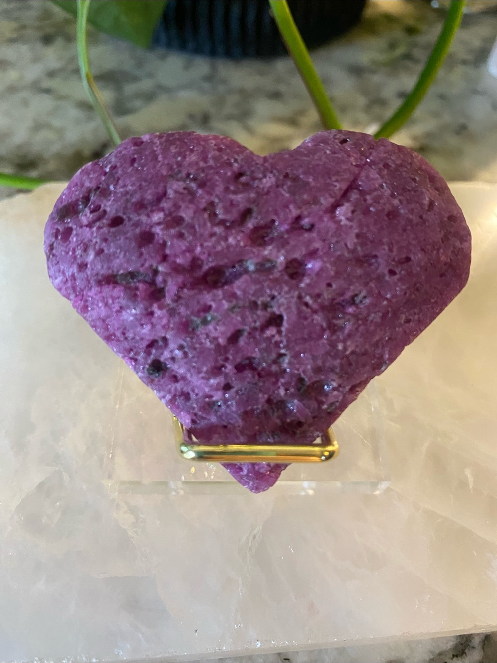 ❤️ UV Reactive Ruby Heart Palm Stone – Passion, Vitality & Hidden Magic ❤️
